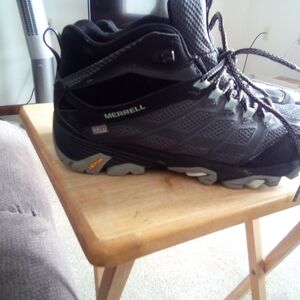 Merrell Men's Black and Gray Athletic Shoes